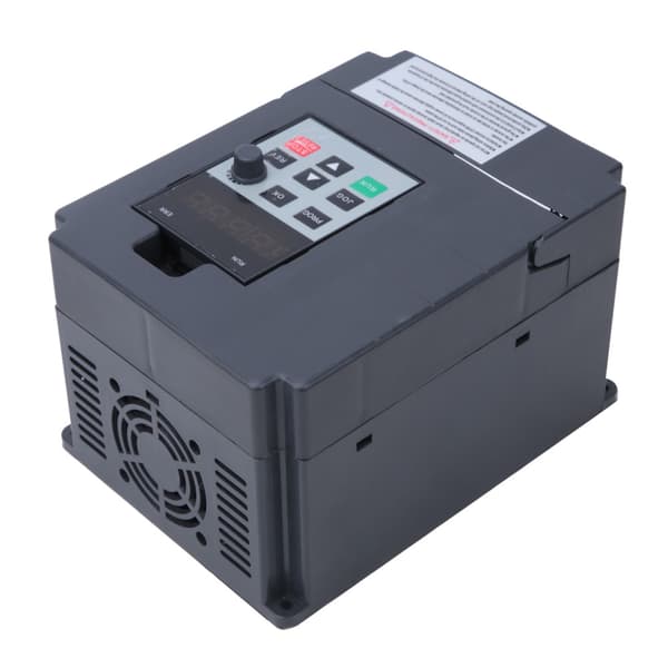 【03】Universal Mini Enfaset 220V til 3-faset 220V Variabel Frekvensomformer 2.2kW