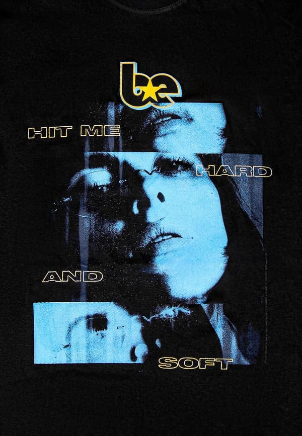 【03】Billie Eilish Hit Me Hard And Soft Luomu T-paita Musta Black xl
