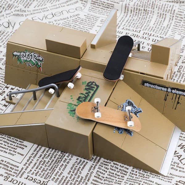 Mini Fingerboard Professionell Fingers Skateboard Lönnträ DIY Montering Skate Boarding Leksak Julklapp För Barn