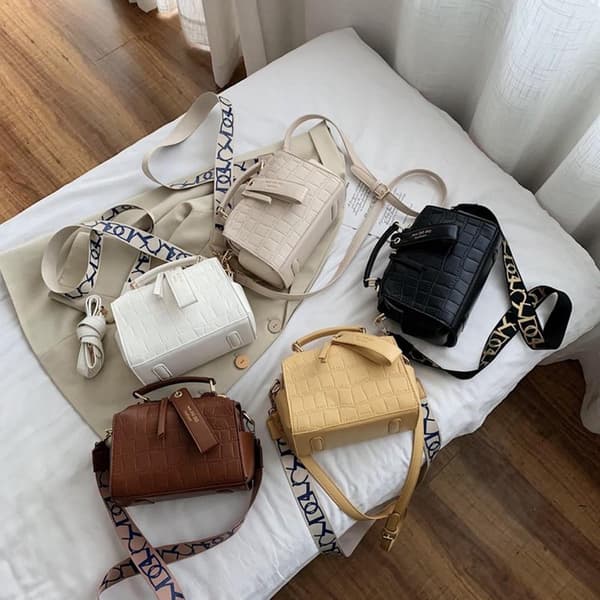 2025 Texturerad Kaffe Square Crossbody Väska för Kvinnor Coffee
