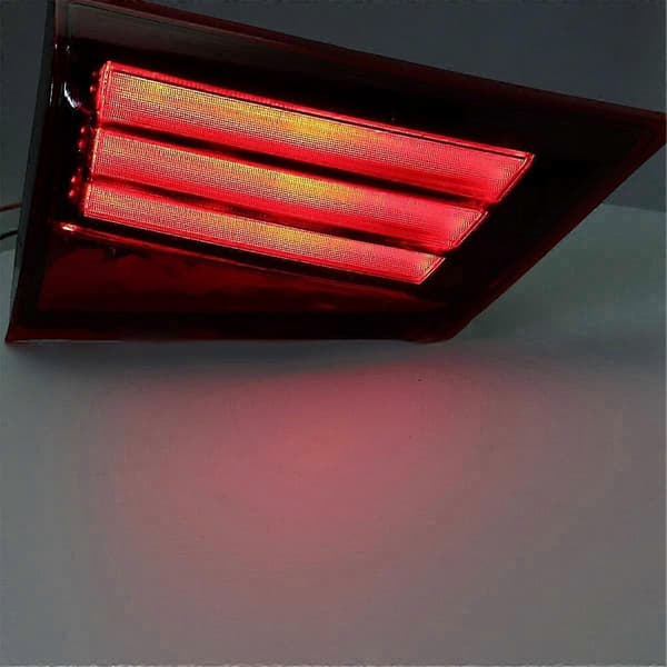 【03】Højre Bageste LED Baglygtemontering 8331A180 til Mitsubishi Outlander Right