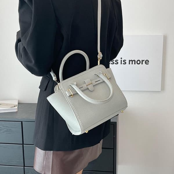 Snygg ljusgrå crossbody-väska för kvinnor höstmode Light grey
