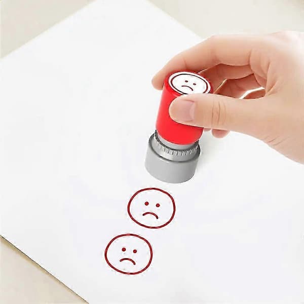 Sæt med smiley-ansigtstempler, lærerkontorstempler til bedømmelse og pointgivning, feedbackstempler til klasseværelsesadfærd til lektier, rapporter og forældrekommunikation