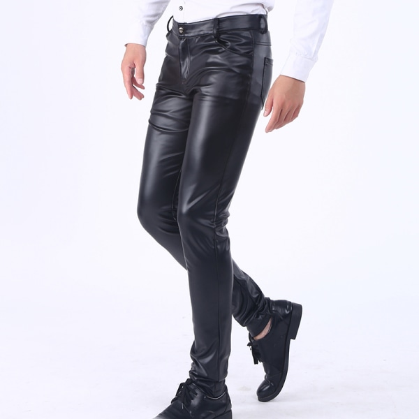 Avsmalnande byxor för män med fickor i konstläder Black 34