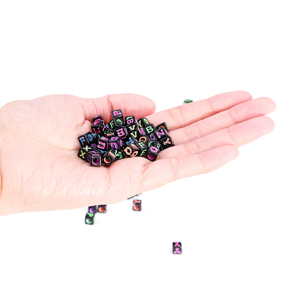 500 st blandade kubformade bokstavspärlor i plast för smyckestillverkning, armband och halsband