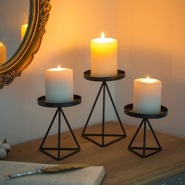 Metalliset pylväskynttilänjalat - 3 set mustaa kynttilänjalkaa, moderni kynttilänjalka, geometrinen muotoilu, häiden olohuone B
