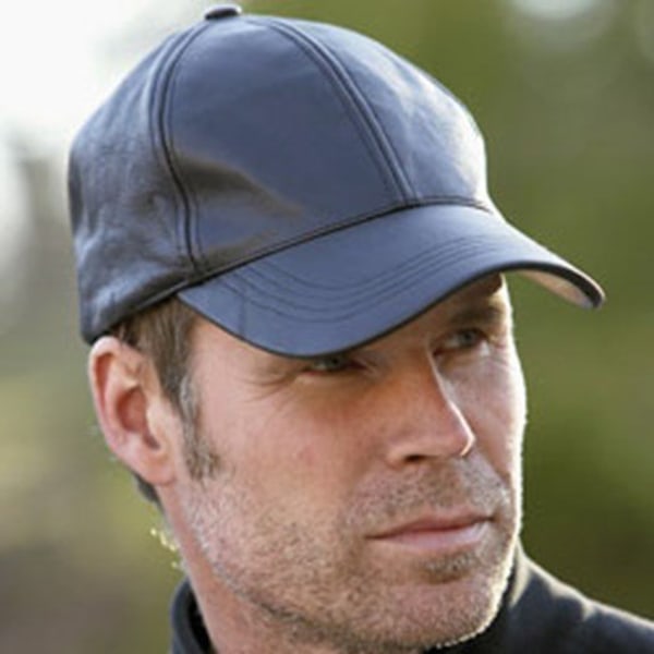 SVART "DAD CAP" SKINNKEPS
