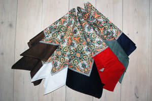 RÖD+VIT TVÅ-PACK Stora (70 X 70cm) Snusnäsdukar Bandanas röd+vit