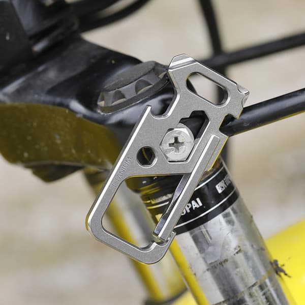 Titanium nøglekrog med multiværktøj flaskeåbner udendørs cykelnøgle