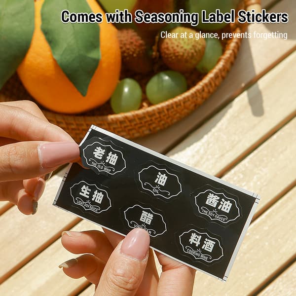 Bärbart campingkryddset med glas- och plastflaskor och förvaringsväska