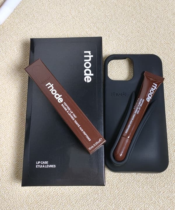 Rhode telefondeksel lipgloss 17pro