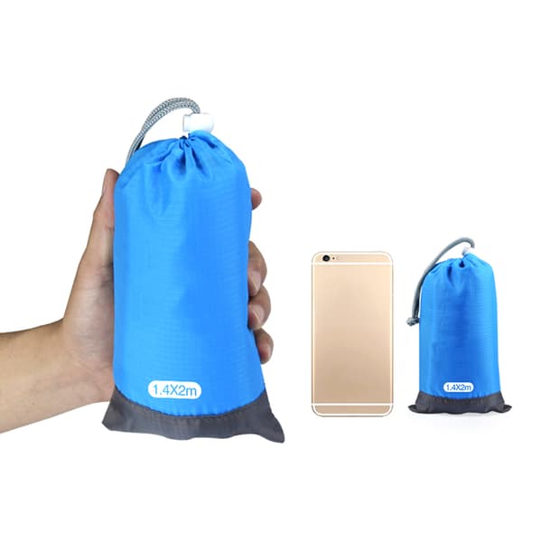 Vanntett strandhåndkle, piknikmatte, bærbar campingmatte, 1,4x2m polyester med plugger