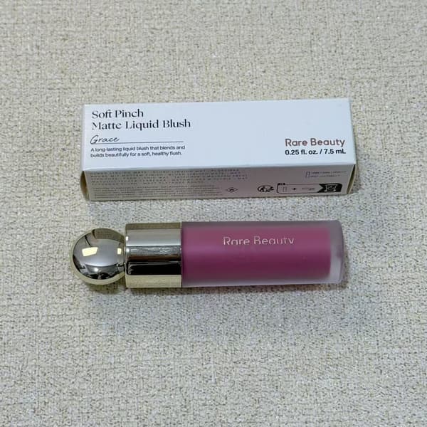 Rare Beauty Selena flydende blush 7,5 ml, lipgloss/læbestift Bliss/Joy