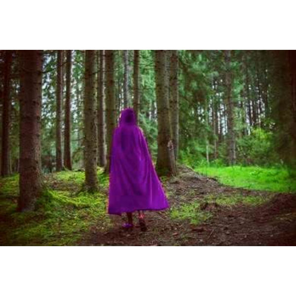 Hupullinen viitta, pitkä samettiviitta. Täyspitkä Halloween-asu