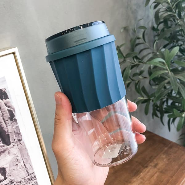 Kreativ enkel drikkedunk i plastik