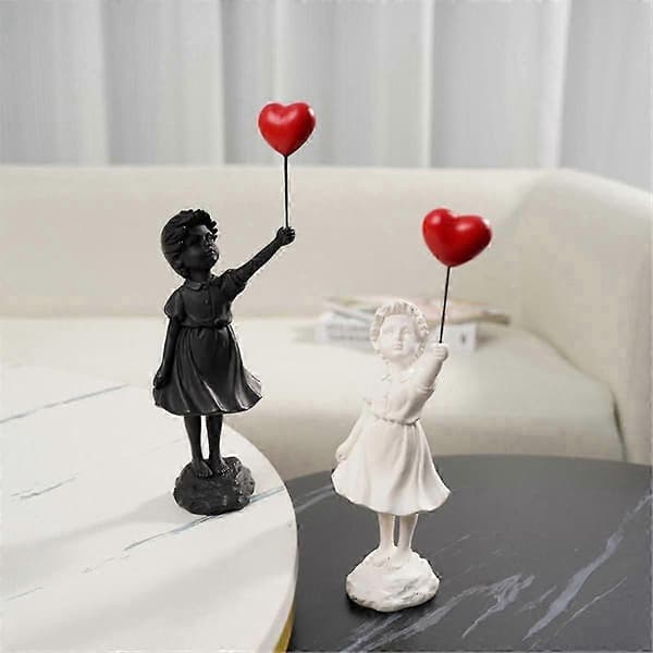 Liten flicka med ballongfigur staty skulptur vardagsrum studierum sovrum inredning hembordsdekoration-bra