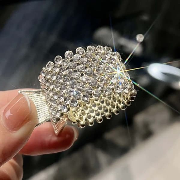 #Sett med 3 metalliske hårspenner med rhinsteiner for høye hestehaler#