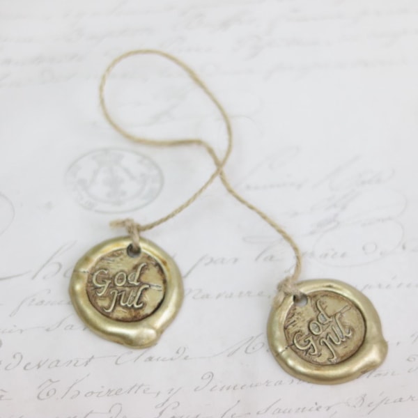 A Lot Decoration - Pynt God Jul Sigill - antikguld 2-pack gold