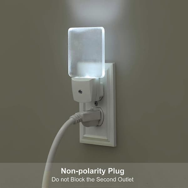 Plug-in LED Nattlys med Lyssensor, Automatisk Skumring-til-Daggry-Sensor, LED Nattlys for Bad, Gang, Soverom, Stue, Dagslys, 4-pakning