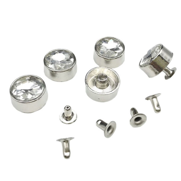 Set Crystal Quick Nitar Nailhead Punk Nitar för Kläddekor Vit