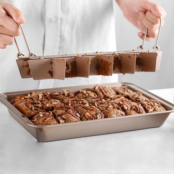 Brownieform med avtakbare skillevegger Rektangulær Matkvalitets Rustfritt Stål Sjokoladekake Muffins Non-stick Bakebrett Kutter Bakeutstyr Kjøkkenutstyr