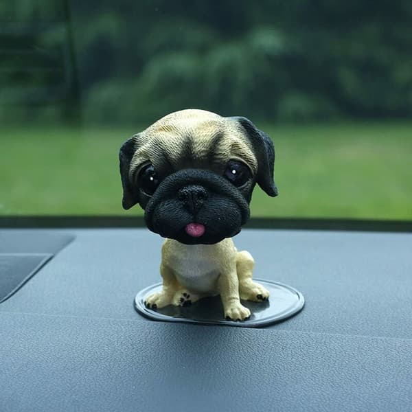 Svingende hund (mops) hode tegneseriebil