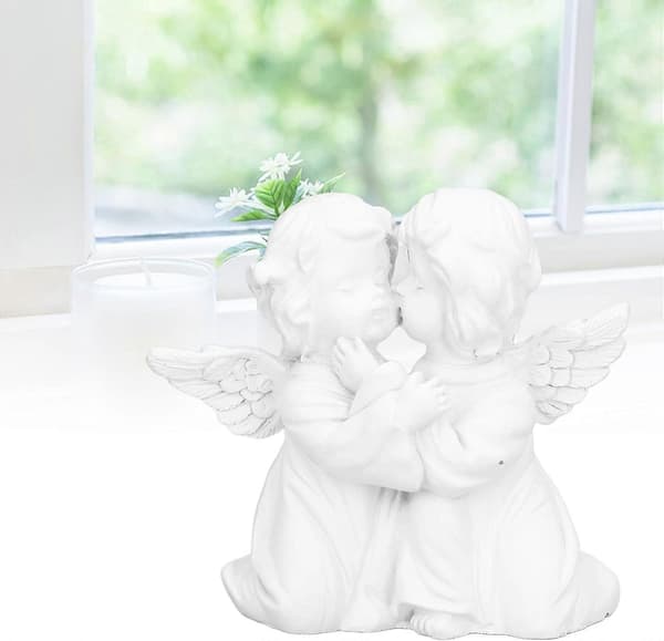Englefigurer, 2 kyssende englestatuer i harpiks for