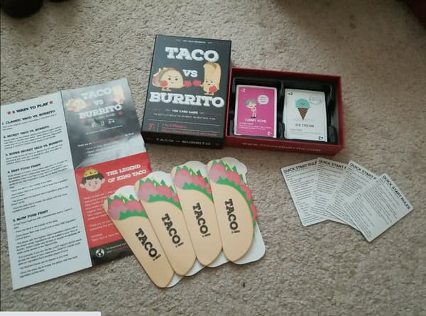 Taco vs Burrito kortspill og brettspill for barn og julestrømpefyll