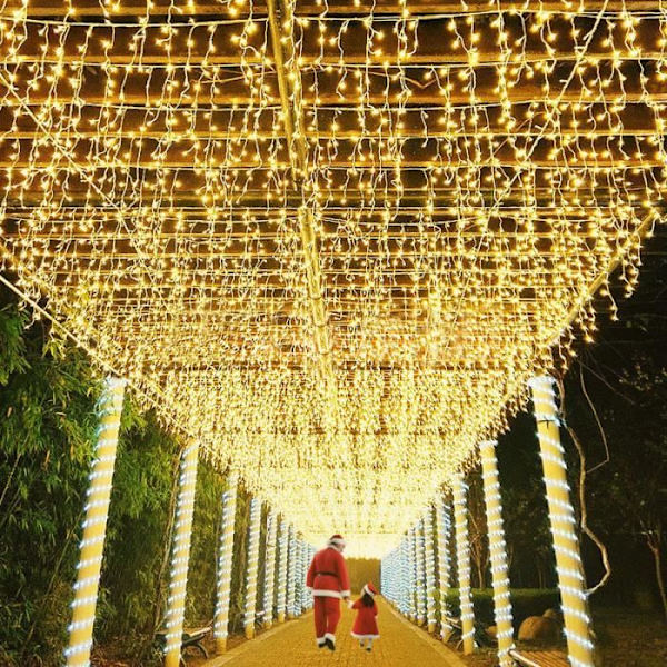 AUFUN Udendørs Solcelle Lysstreng, 10M 400 LED Solcelle Lysstreng med fjernbetjening 8 tilstande til juledekoration