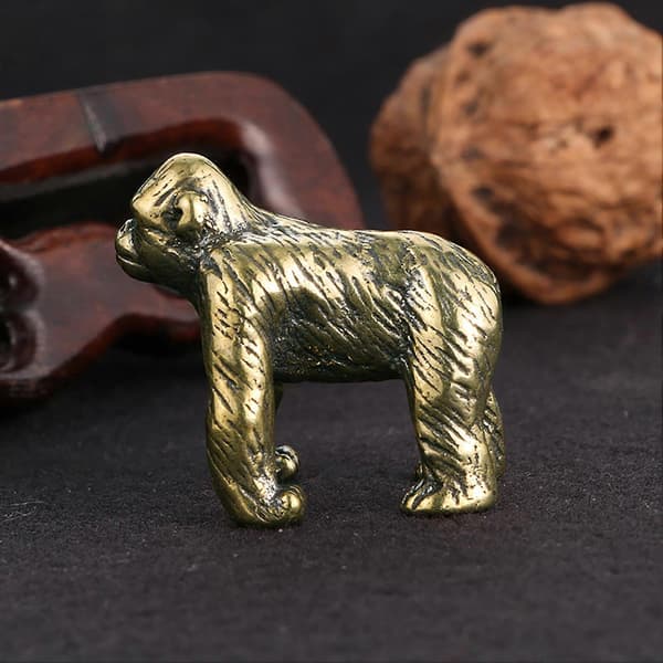 Kobberfigur Realistisk Utseende Kunstnerisk Støping Antikk Liten Orangutang Messingskulptur Hjemmedekorasjon