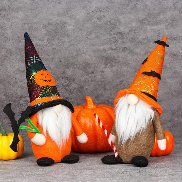 Samling av säsongsbetonade gnomefigurer (Halloween Witch Pair)