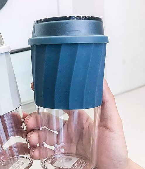 Kreativ enkel drikkedunk i plastik