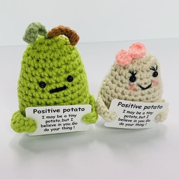 Morsom positiv potetstrikket potetdukke E