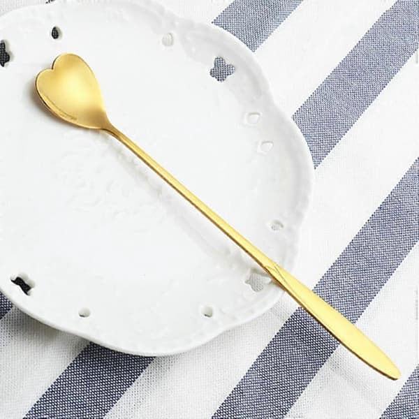 304 Rustfri Stål Skeer til Kaffe Te Dessert Drikke Blandings Milkshake Ske Bordservice Pakke med 8 (8 stk. Guld Hjerteform)