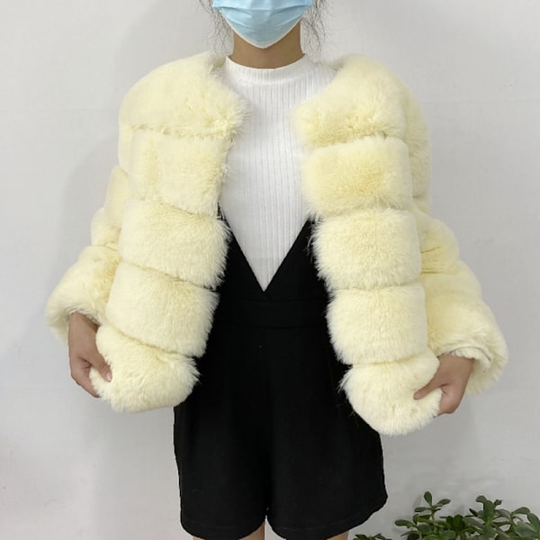 2023 Kvinder Faux Fur Coat Efterår Vinter Fluffy Kort Frakke Beige 5XL