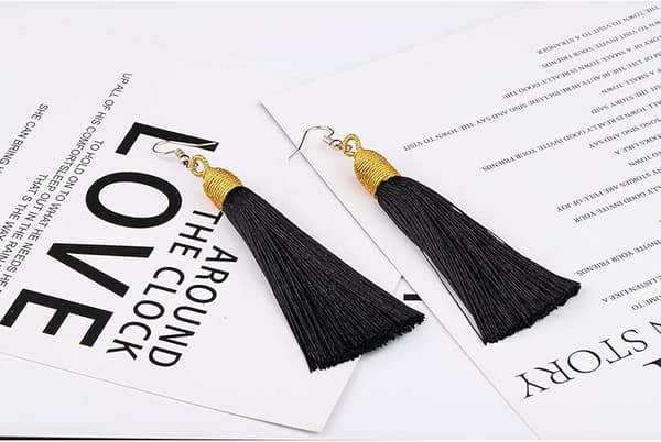 Pitkät kudotut tupsukorvakorut – Statement Fringe Dangle -korvakorut