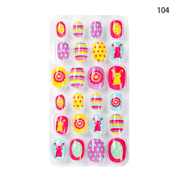 4 uppsättningar av söta barn som bär Nail False Nail Stickers
