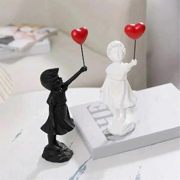 Liten flicka med ballongfigur staty skulptur vardagsrum studierum sovrum inredning hembordsdekoration-bra