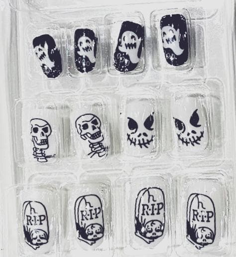 Kunstige negle med halloween tema spøgelse skelet dødningehoved gravsten black one size