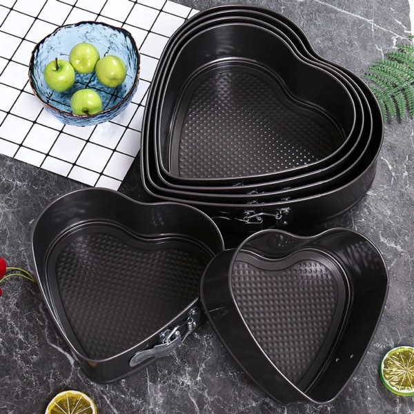 Non-stick kakform med hjärtformat lås, kolstålspänne trädgårdsform form Mousse form form