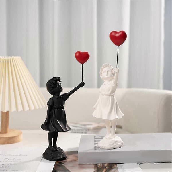 Liten flicka med ballongfigur staty skulptur vardagsrum studierum sovrum inredning hembordsdekoration-bra