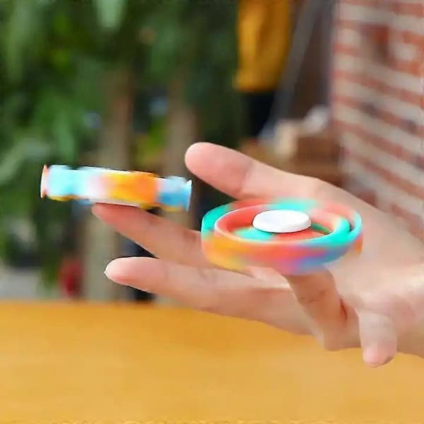 4 st silikon sugkopp pilar Fidget Spinner Leksaker Dekompression Sugleksak ADHD Ångest Stresslindring Sensoriska Fidget Leksaker för Autistiska Barn Vuxna
