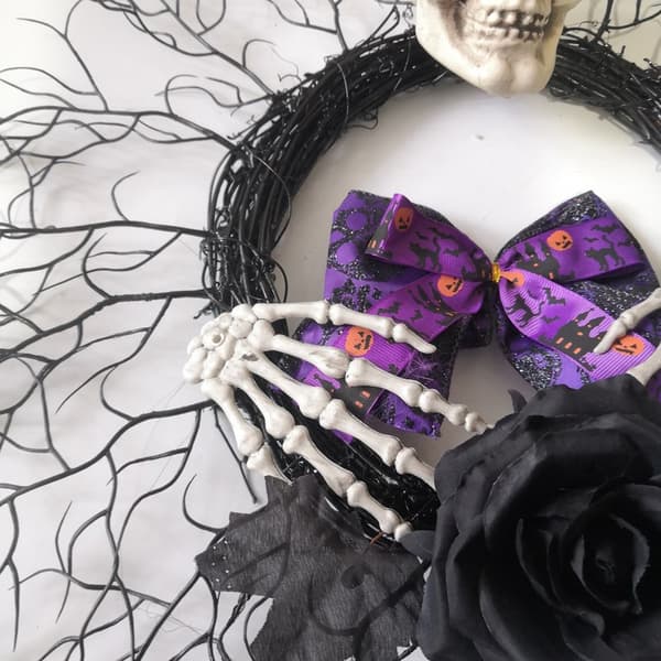Halloween-seppele simulaatio luuranko kummitus festivaali rusetti seppele