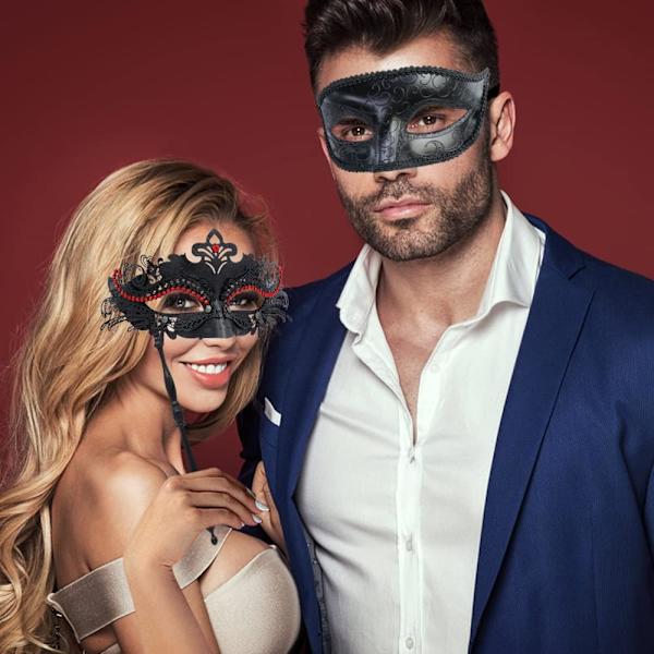 Par maskerad mask med hålla pinne venetiansk Halloween kostym