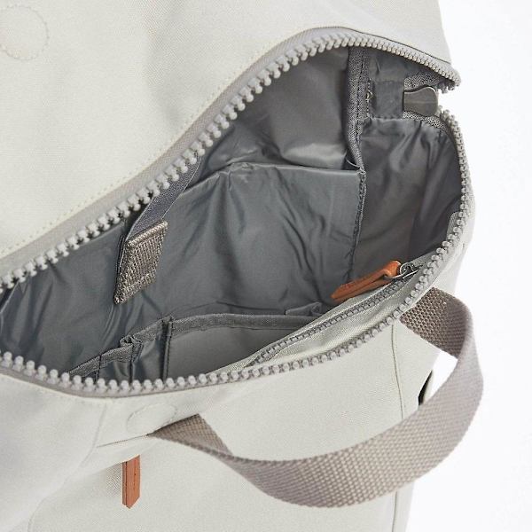 Roka London Väskor Finchley A Small Sustainable Canvas Mist Mist Small