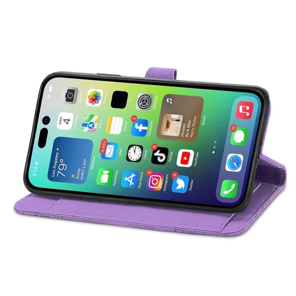 Case för iPhone 15 med präglad blomblixtlås Purple