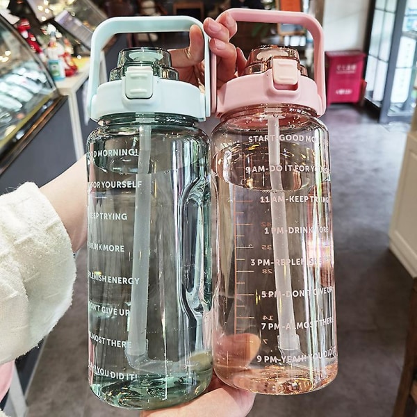 2-liters vattenflaska med halm Kanna Kanna Flickor Bärbara reseflaskor Fitness Bike Cup Sommar Kallvatten Kanna Med Tidsmarkör Blue 260g 2000ML