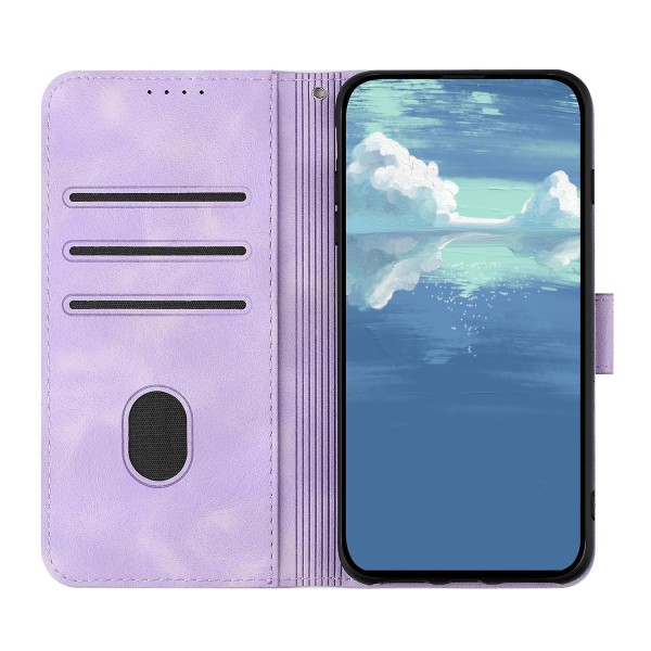 Line Pattern PU case för iPhone 15 Light purple