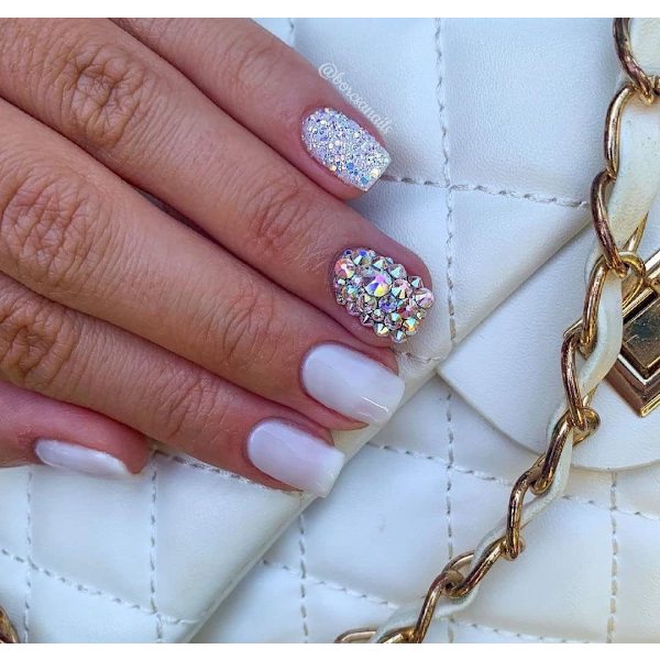 Nageldekorationstenar