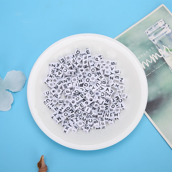 500 st Akrylpärlor Fyrkantiga gör-det-själv handgjorda pärltillbehör Engelska alfabetet 6 mm (vit)